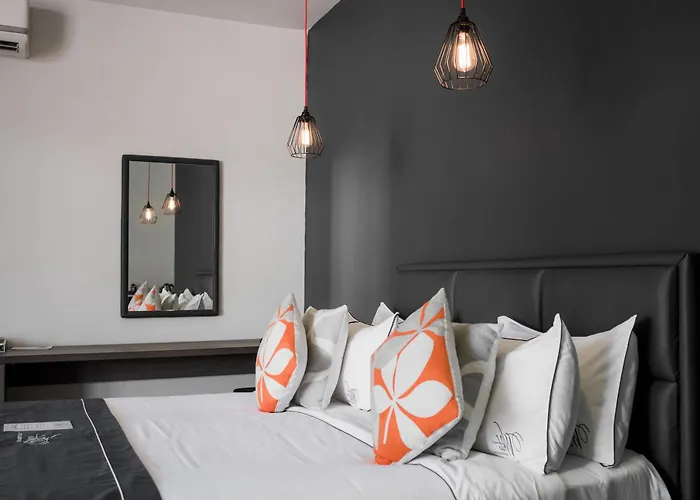 White Boutique Hotel And Restaurant