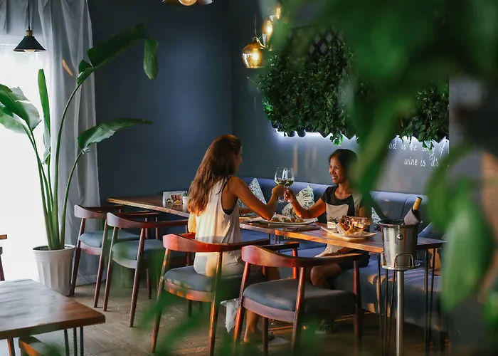 White Boutique Hotel And Restaurant